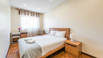 1 bedroom, desk, iron/ironing board, Internet