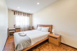 1 Schlafzimmer, Schreibtisch, Bügeleisen/Bügelbrett, Internetzugang