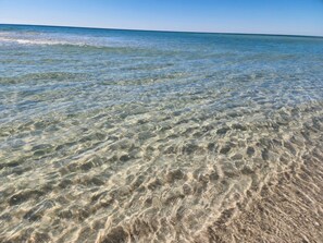 Beach nearby, beach towels - Cottage with awesome outdoor living area 5 minutes to Navarre Beach! (Navarre)