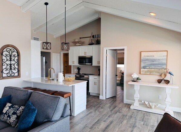 Smart TV, video games