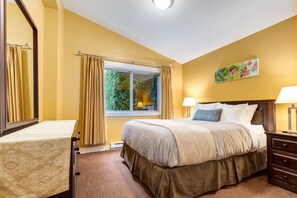 3 chambres, fer et planche à repasser, lit parapluie, Wi-Fi gratuit