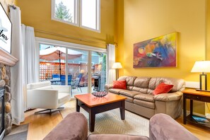 Smart TV, fireplace, DVD player, books