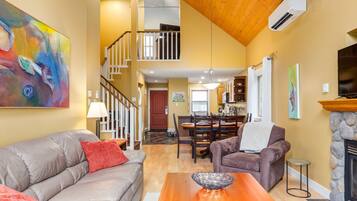 Smart TV, fireplace, DVD player, books