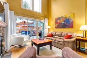 Smart TV, fireplace, DVD player, books