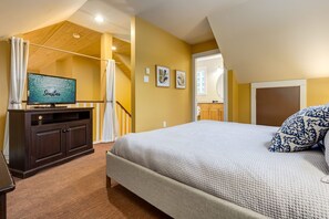 3 bedrooms, iron/ironing board, travel crib, free WiFi