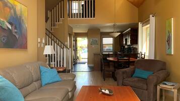 Smart-TV, Kamin, DVD-Player