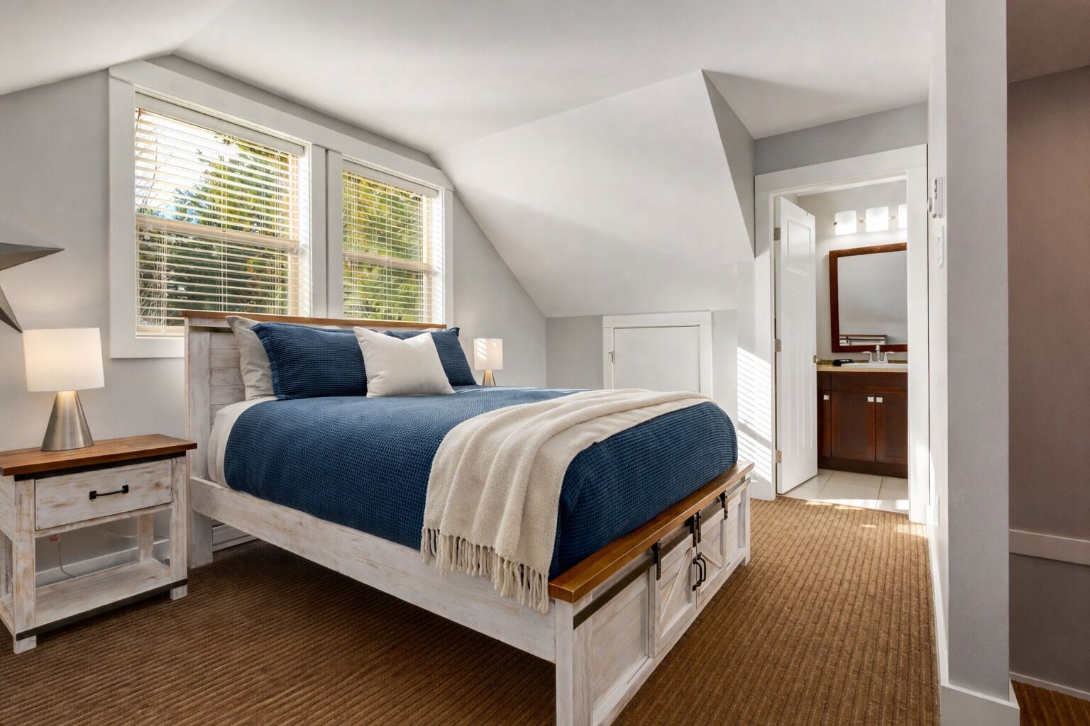 3 chambres, fer et planche à repasser, lit parapluie, Wi-Fi gratuit