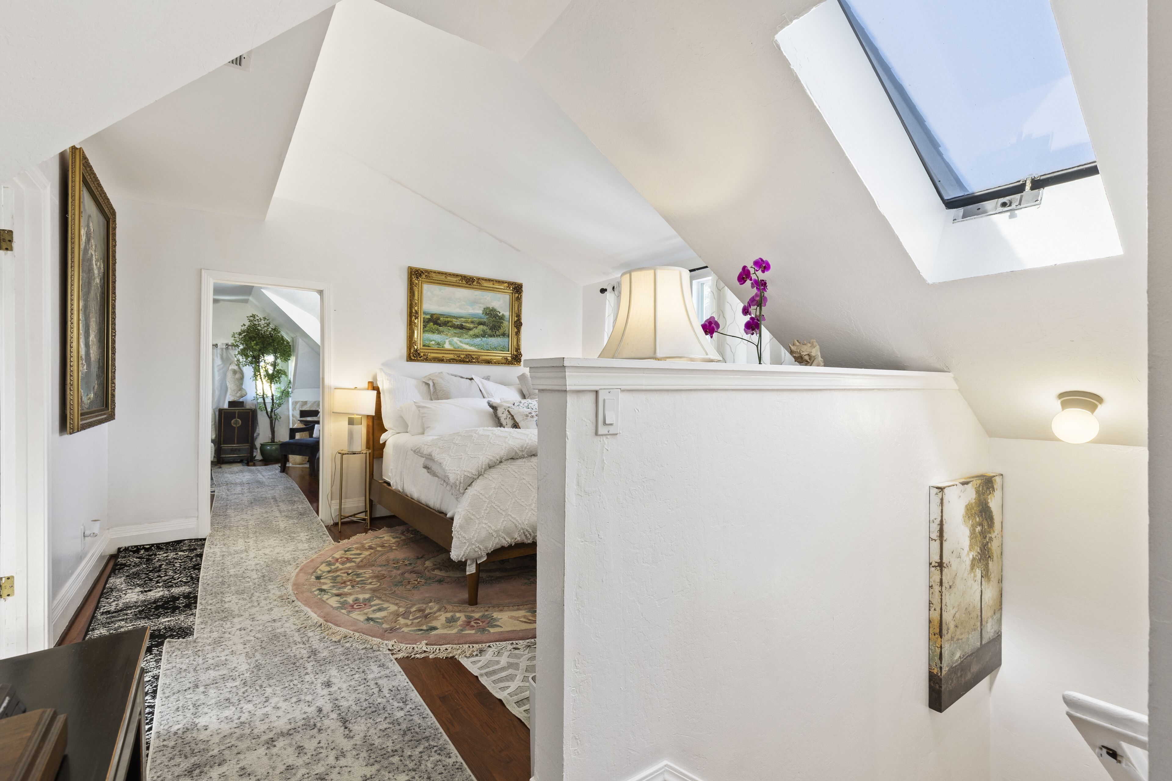 SJ DowntownThe Hensley House with Gated Parking