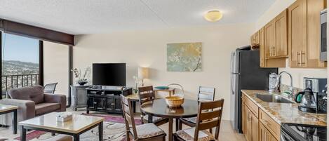 Condo, 1 Bedroom | Private kitchen