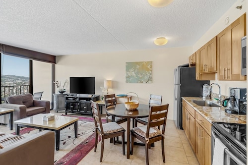 Tower 2 Suite 3709 - QQP