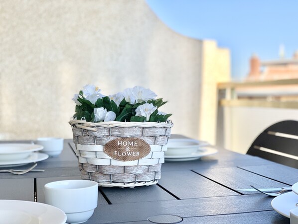 Outdoor dining - Apartment in the heart of Salou, 7 minutes from the beach! (Salou)