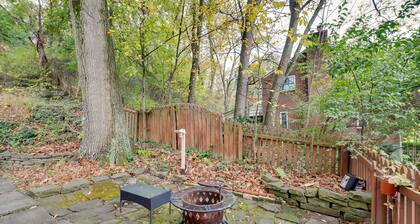 Cute Home w/ Patio ~ 7 Mi to Dtwn Pittsburgh