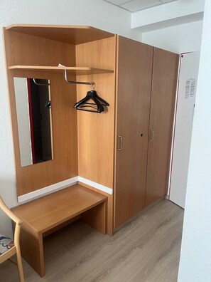 Double Room, Private Bathroom (1. OG) | Room amenity - Radlstadl - Brauhaus und Hotel (Kaarst)