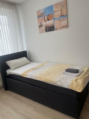 Double Room, Private Bathroom (1. OG) | 1 bedroom, WiFi
