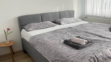 Double Room, Private Bathroom (1. OG) | 1 bedroom, WiFi