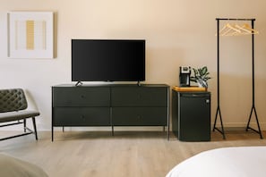 1 bedroom, individually furnished