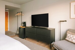 1 bedroom, individually furnished, bed sheets