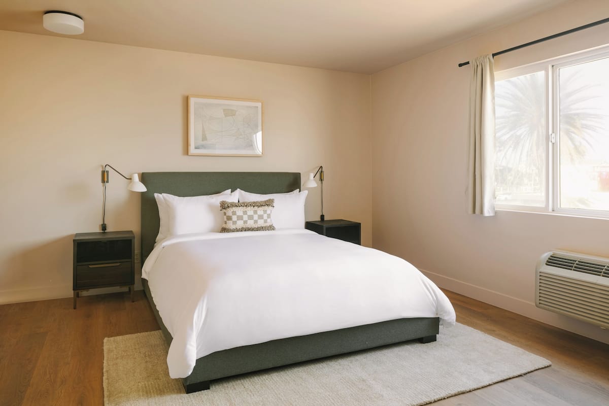 1 habitación y muebles diferentes