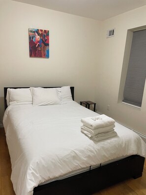 4 bedrooms, iron/ironing board, WiFi, bed sheets