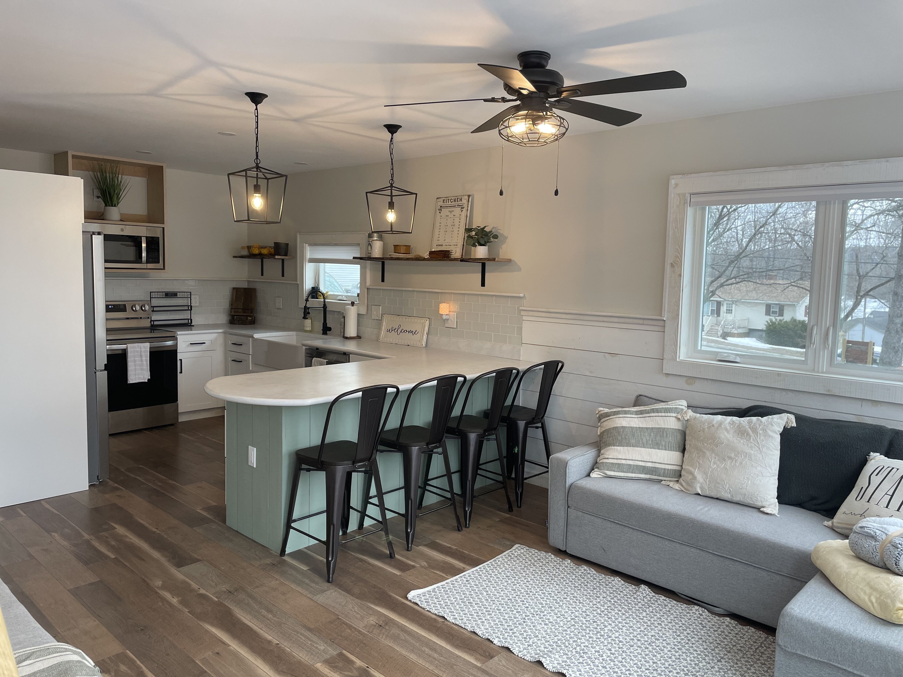  Family friendly, 2-Bedroom cottage with lakeview