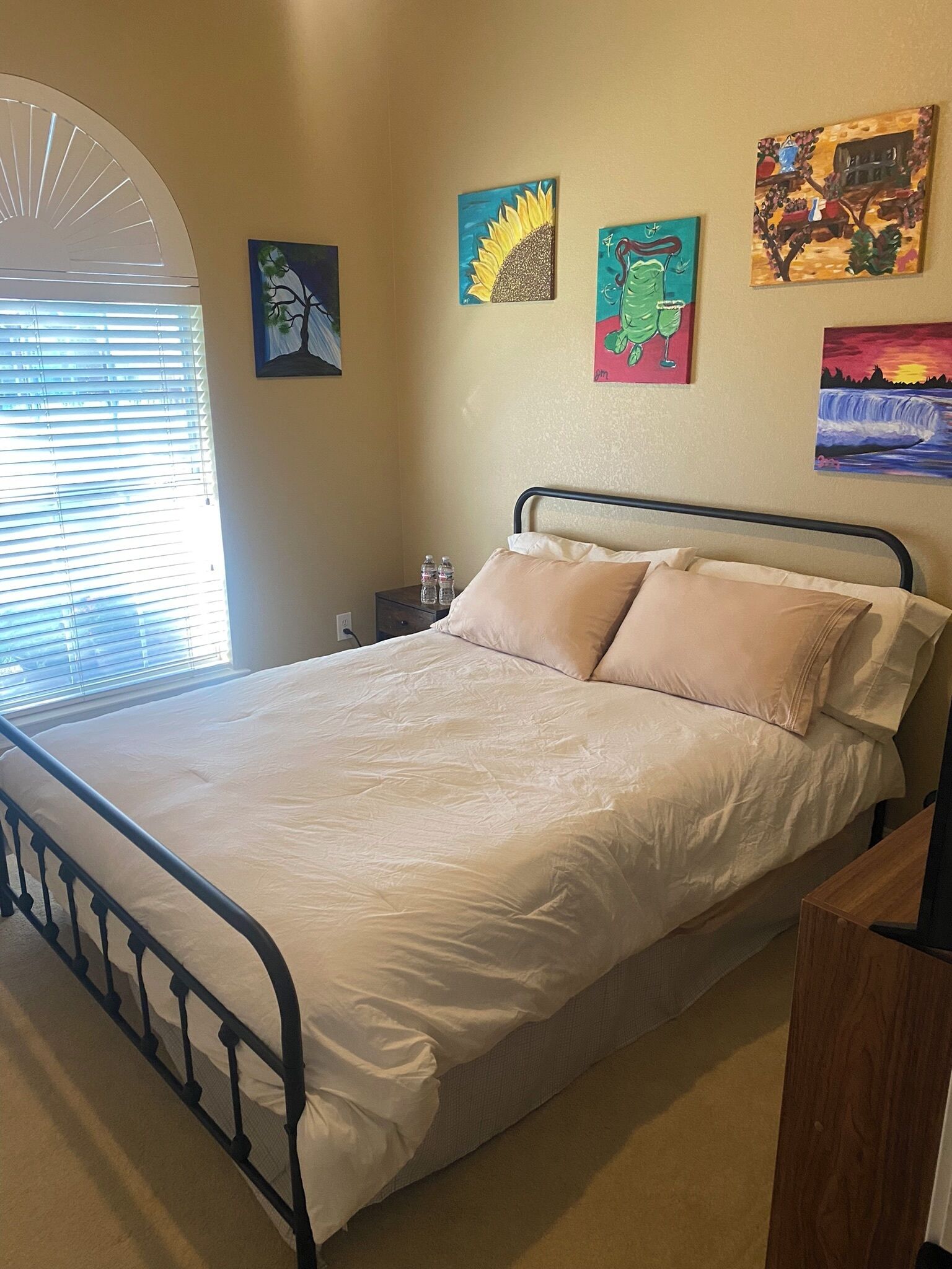 2 bedrooms, desk, iron/ironing board, free WiFi