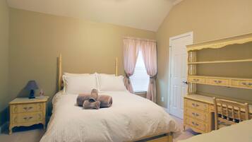 2 bedrooms, desk, iron/ironing board, free WiFi