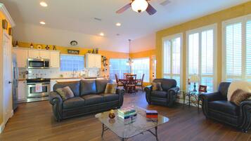 Smart TV, fireplace, books, offices