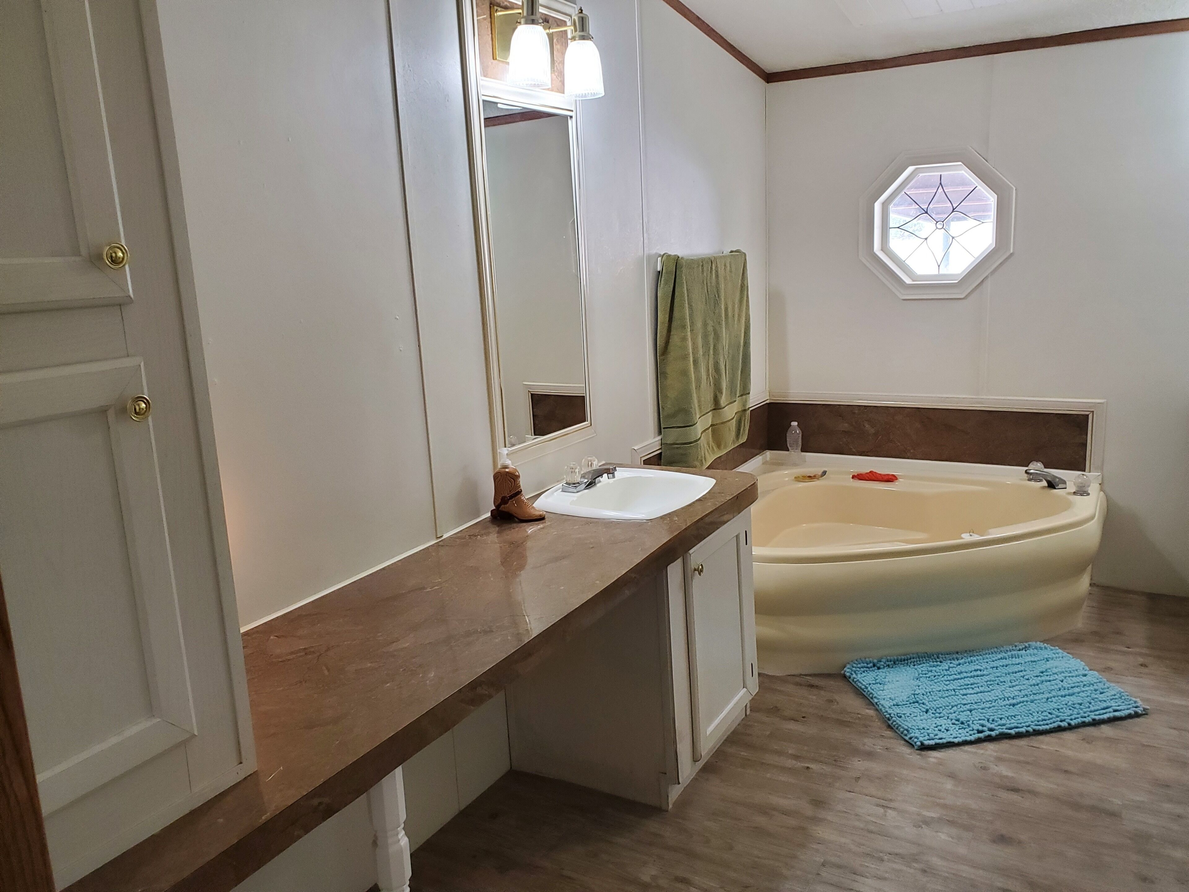 Waterfront lake house white river lake