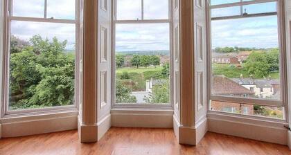 Easy free parking and 5mins ocean and walking around parks or pubs easy