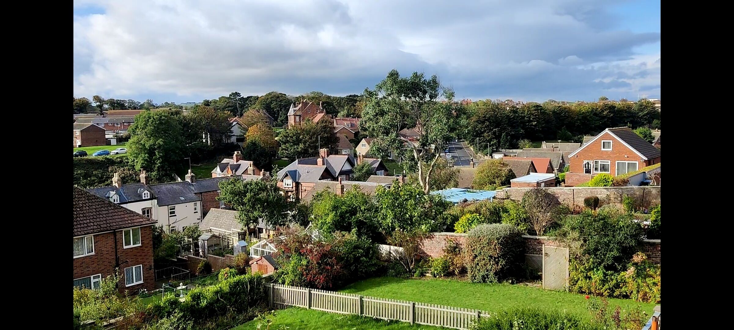 Easy free parking and 5mins ocean and walking around parks or pubs easy