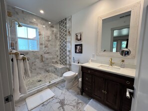 Combined shower/bathtub, jetted bath, eco-friendly toiletries