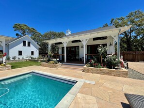 Outdoor pool, a heated pool - Grand Luxury Estate, 5 min from Wineries, Chefs Kitchen, Pool & Spa, Bocce, Farm (Sonoma)