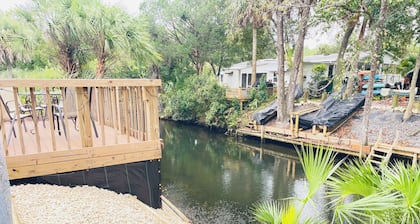 Kayaks, Canoe on Canal #ChazRiverVibes