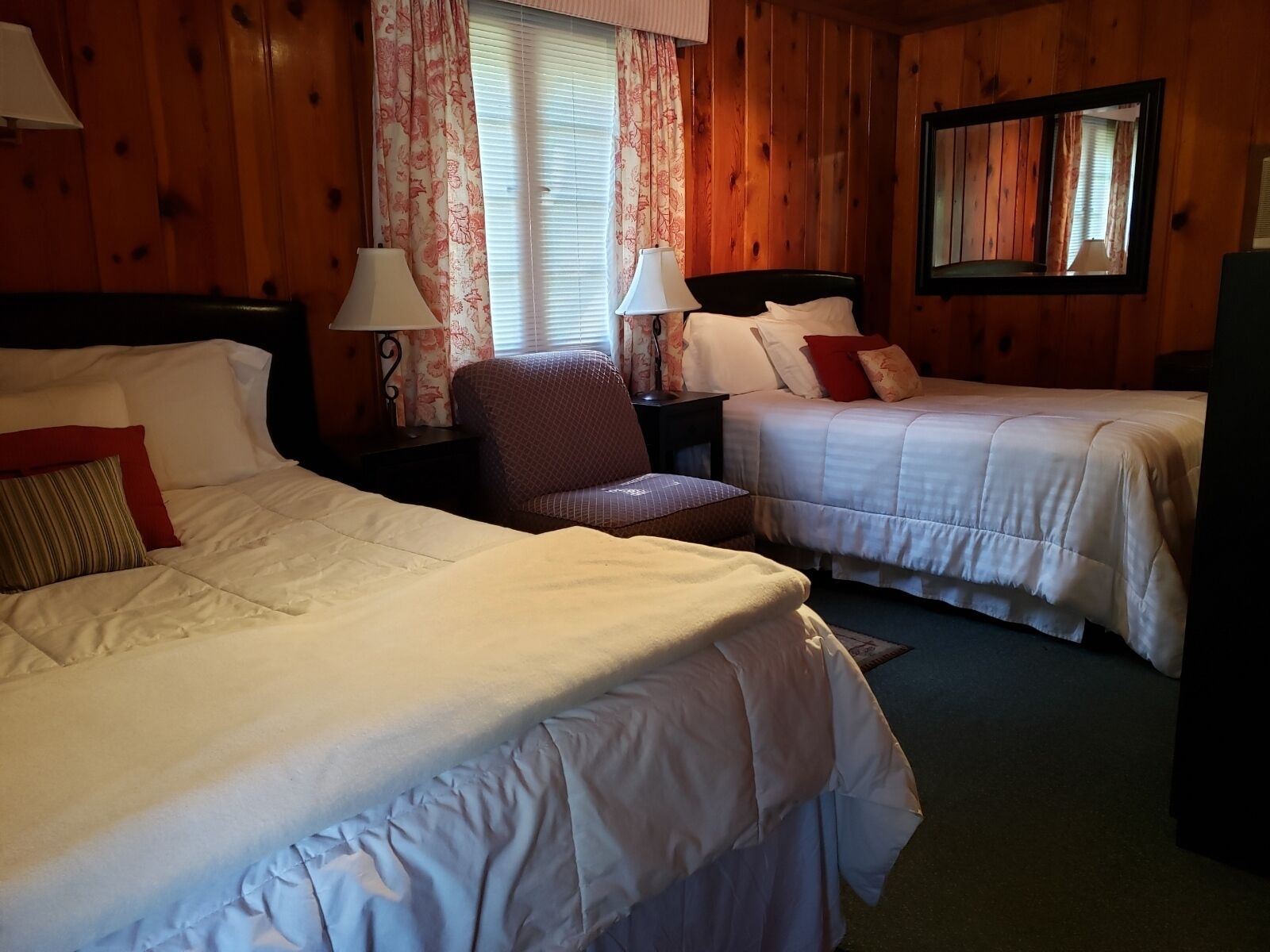 Across from Otsego Lake /Snowmobile From Your Door! Book individual rooms - 4 