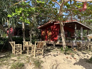 Property grounds - Piman Pu Beachfront island villa set in tropical garden (จ.กระบี่)