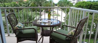 Just Steps To The Beach and exclusive hotels on Marco Island