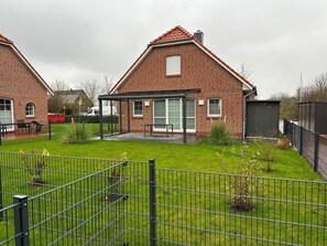 Unclassified image, 5 of 20, button