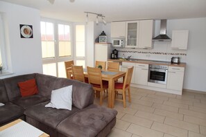 Unclassified image, 3 of 19, button