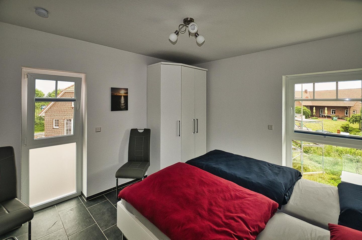 2 bedrooms, desk, iron/ironing board, WiFi