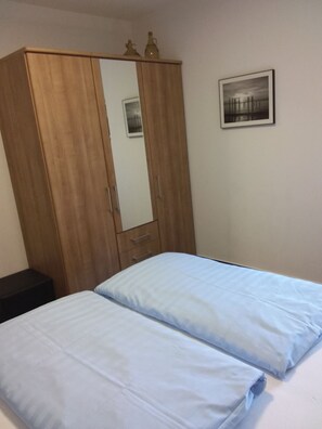 3 bedrooms, iron/ironing board, WiFi