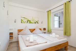 3 slaapkamers, een strijkplank/strijkijzer, wifi
