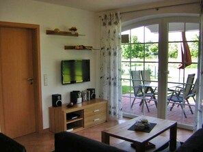 TV, DVD player, aparelho de som