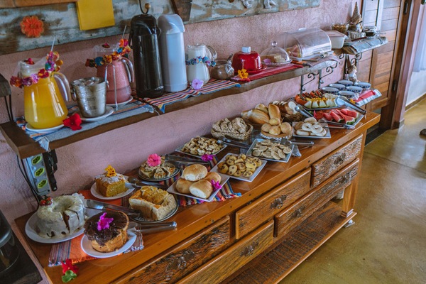 Free daily self-serve breakfast