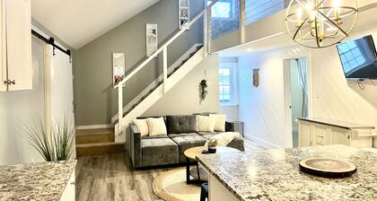 Walkable, modern, spacious village home, dockage, hot tub, fenced in yard.