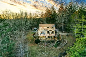 Exterior - 🌟Gorgeous 6BR Cabin w/Spa, Firepit & Mountain View ⛰ (Mineral Bluff)