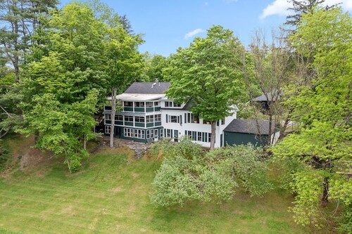 Large Stunning Family Home on Lake Fairlee with Spectacular Views