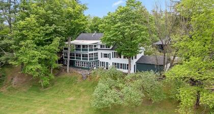 Large Stunning Family Home on Lake Fairlee with Spectacular Views