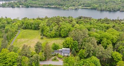 Large Stunning Family Home on Lake Fairlee with Spectacular Views