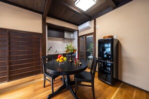 21-inch flat-screen TV with cable channels, TV - Kouhaku Kamishichiken (Kyoto)