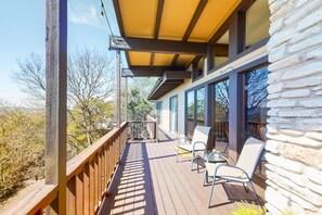 Property grounds - A King's View of Hill Country: Scenic Home w/ End-to-End Deck (Austin)